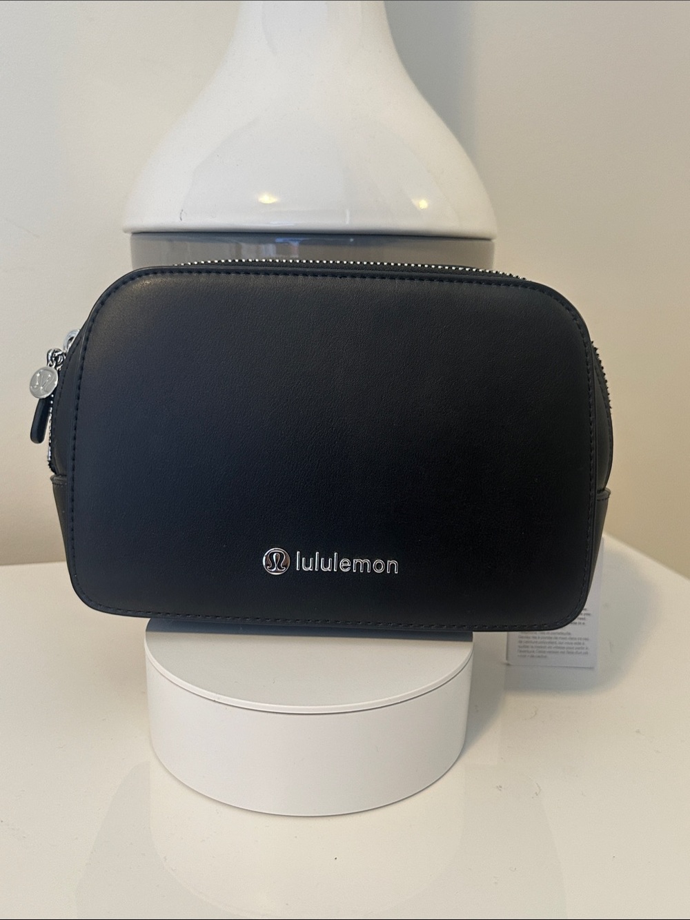 LULULEMON Everywhere Belt Bag 1L
Leather Alternative